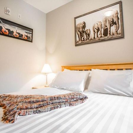 Villa Beautiful Peak Vista - 2Br W Stunning Mt Views Canmore Esterno foto