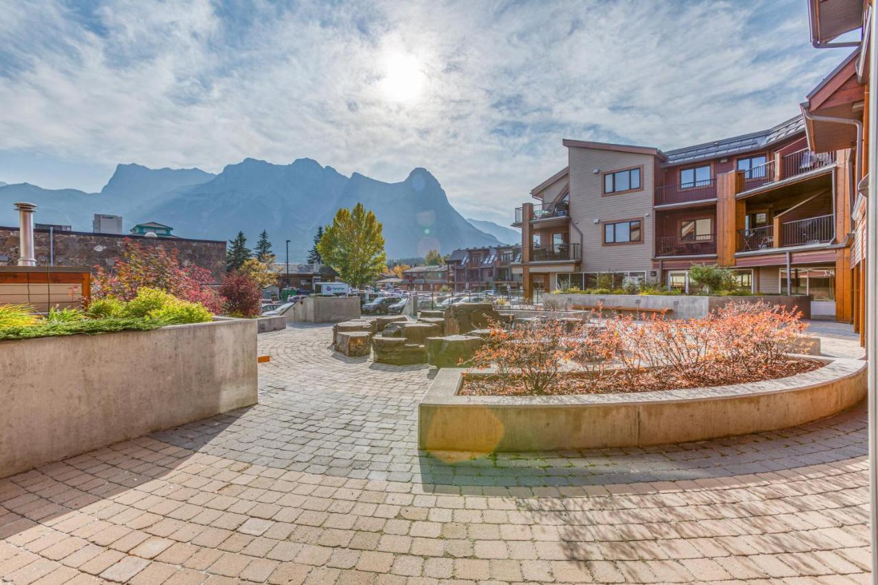 Villa Beautiful Peak Vista - 2Br W Stunning Mt Views Canmore Esterno foto