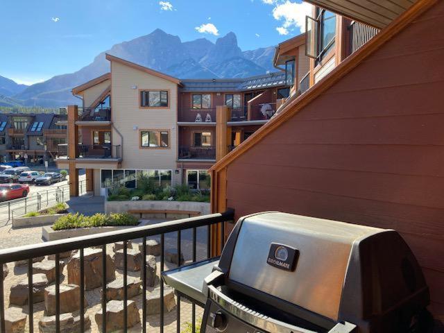 Villa Beautiful Peak Vista - 2Br W Stunning Mt Views Canmore Esterno foto