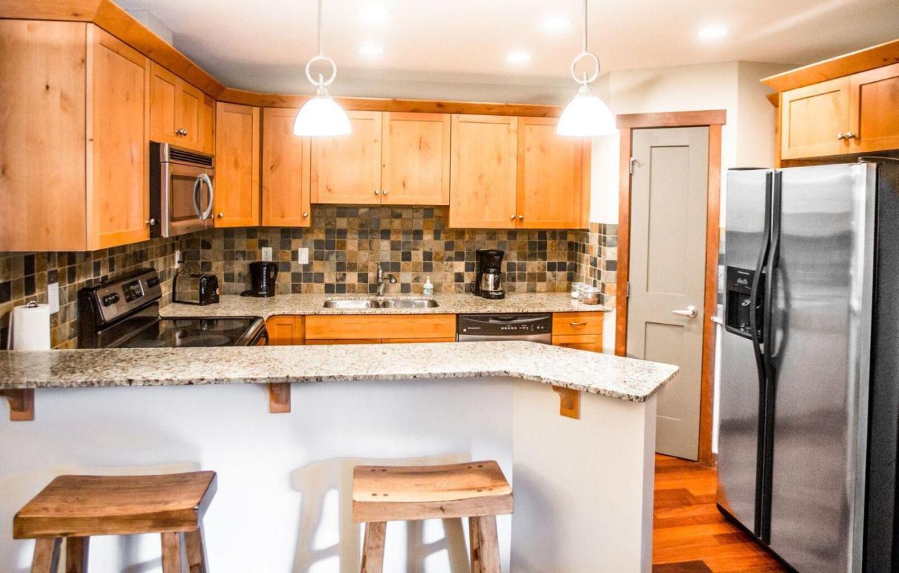 Villa Beautiful Peak Vista - 2Br W Stunning Mt Views Canmore Esterno foto