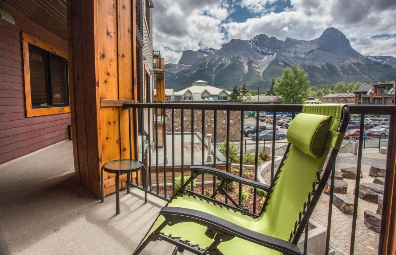 Villa Beautiful Peak Vista - 2Br W Stunning Mt Views Canmore Esterno foto